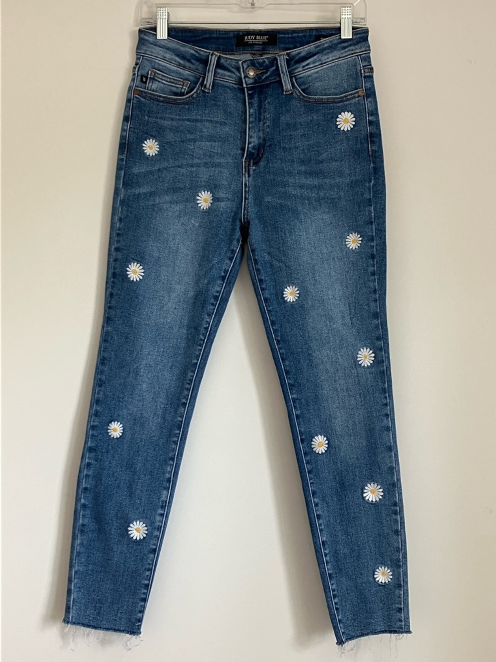 JUDY BLUE Skinny Fit Embroidered Daisy Jeans RAW HEM size 5/27 *NO TAG*